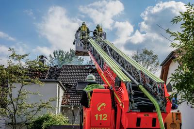 Kirchheim Teck: Dachstuhlbrand - Loescharbeiten dauern an